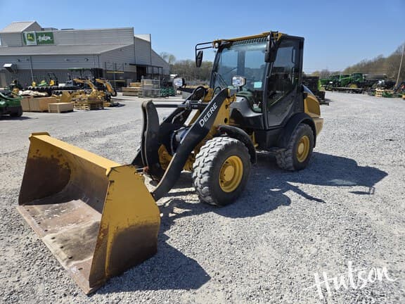 Image of John Deere 204L equipment image 1