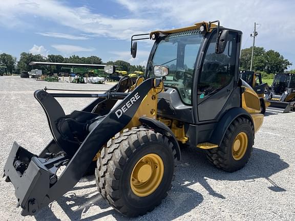 Image of John Deere 204L equipment image 1
