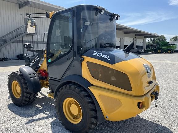Image of John Deere 204L equipment image 3