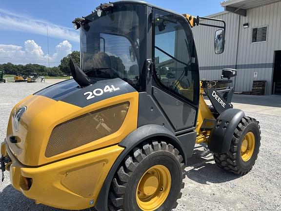 Image of John Deere 204L equipment image 2