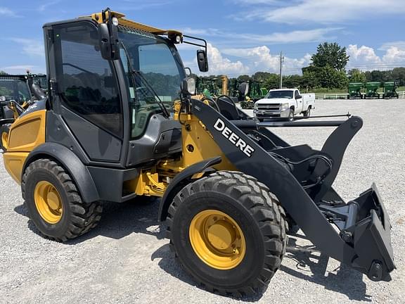 Image of John Deere 204L equipment image 4