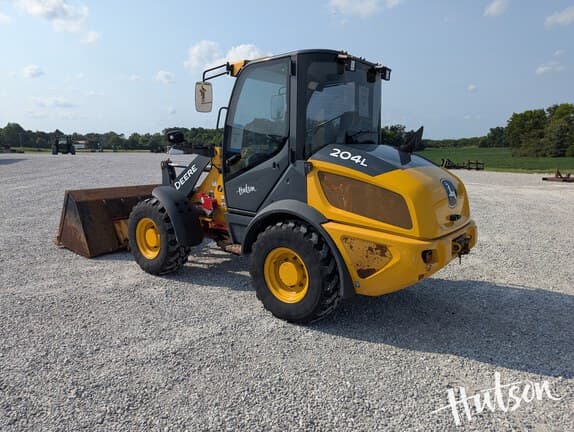Image of John Deere 204L equipment image 3