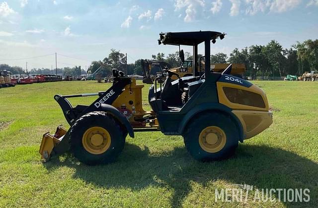 Image of John Deere 204L equipment image 1
