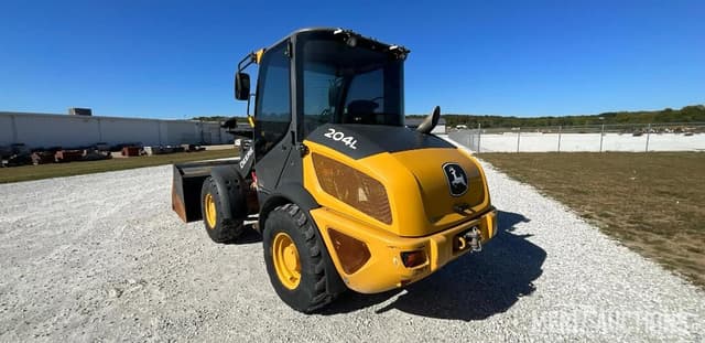 Image of John Deere 204L equipment image 2