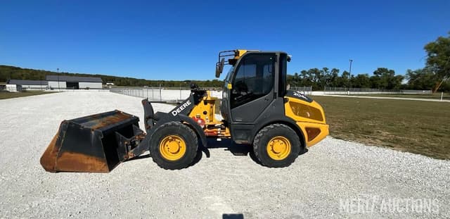 Image of John Deere 204L equipment image 1