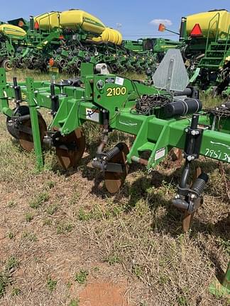 Image of John Deere 2100 equipment image 3