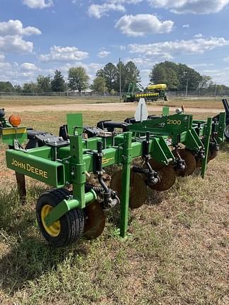 Image of John Deere 2100 equipment image 2