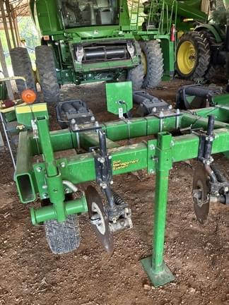 Image of John Deere 2100 equipment image 1