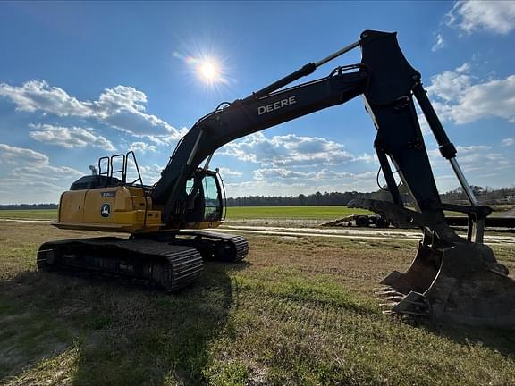 Image of John Deere 210G LC equipment image 3