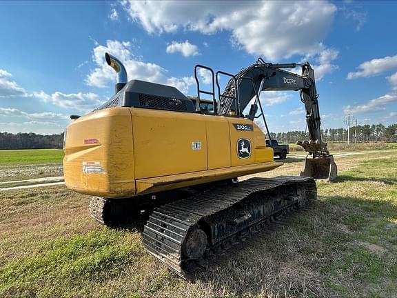 Image of John Deere 210G LC equipment image 2