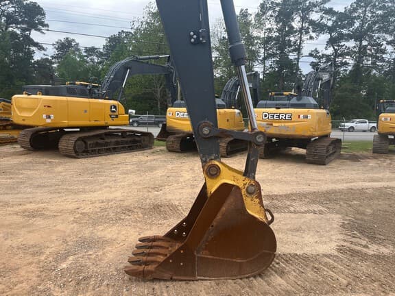 Image of John Deere 210G LC equipment image 4