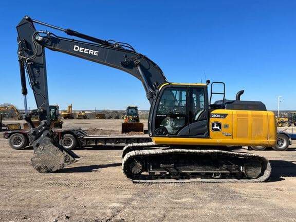 Image of John Deere 210GLC equipment image 1