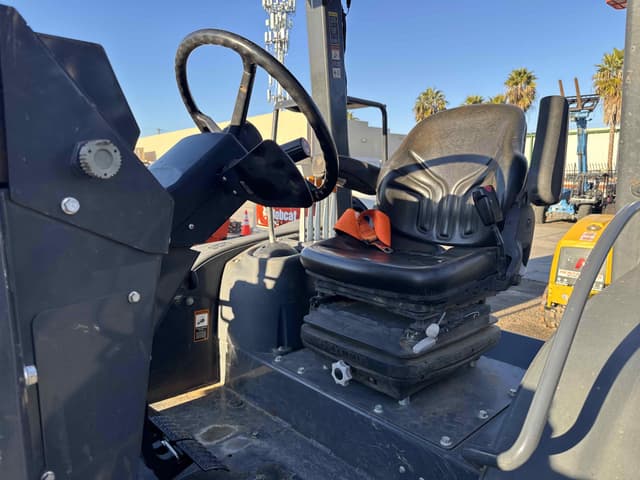 Image of John Deere 210LE equipment image 4