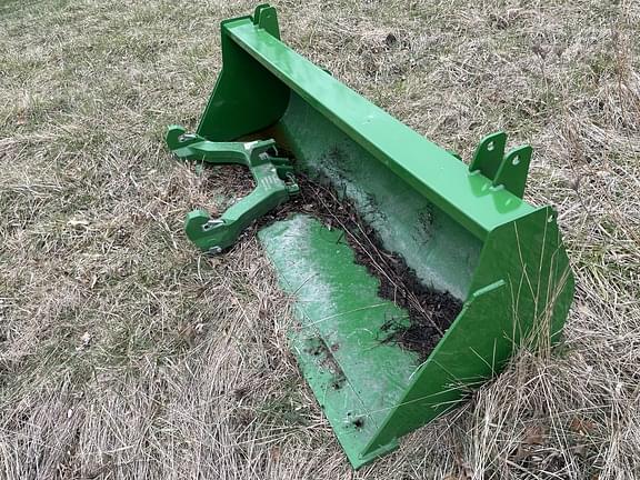 Image of John Deere Bucket equipment image 3