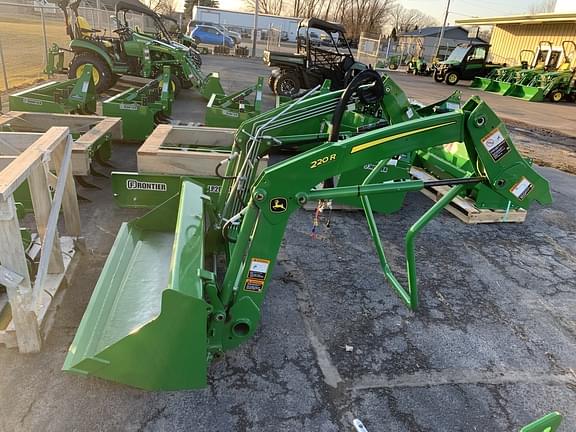 Image of John Deere 220R equipment image 1