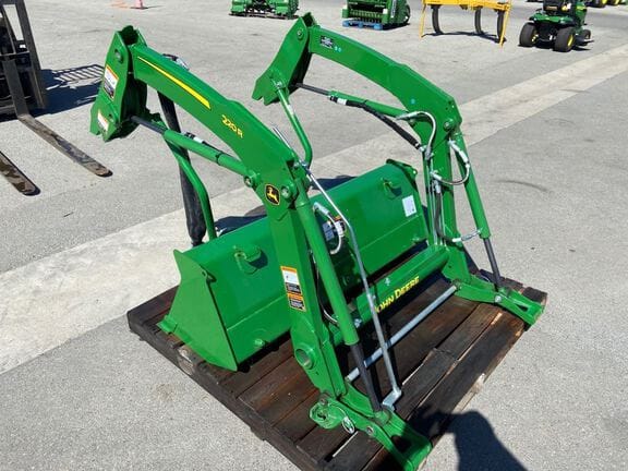 Main image John Deere 220R