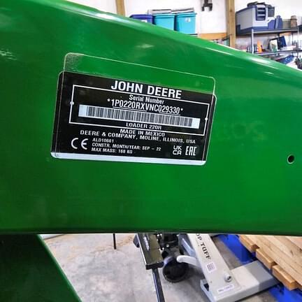 Image of John Deere 220R Image 0