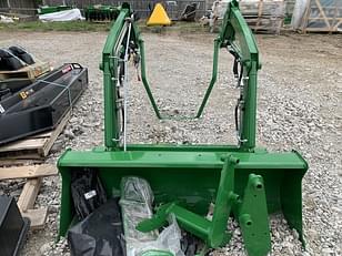 Main image John Deere 220R 1