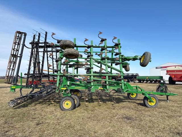 Image of John Deere 2230 equipment image 1