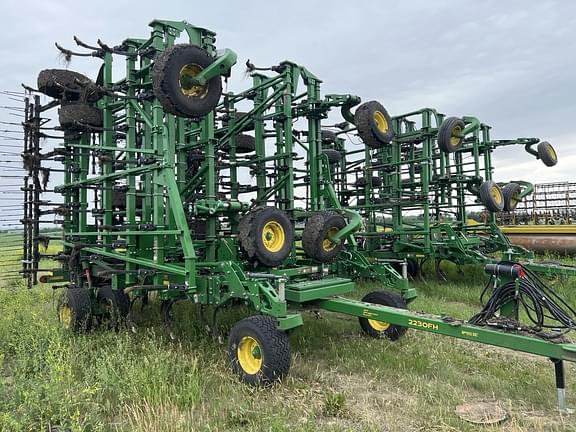 Image of John Deere 2230 equipment image 1