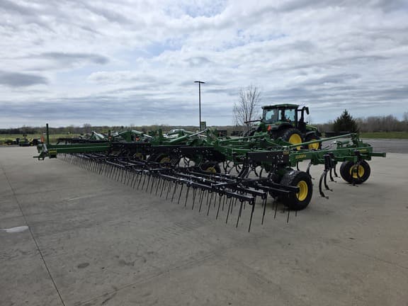 Image of John Deere 2230FH equipment image 4