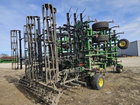 Image of John Deere 2230FH equipment image 4