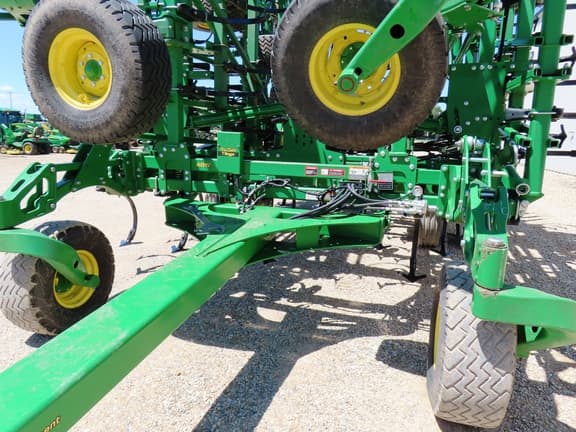 Image of John Deere 2230FH equipment image 4