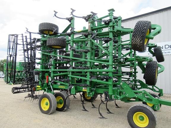 Image of John Deere 2230FH equipment image 2