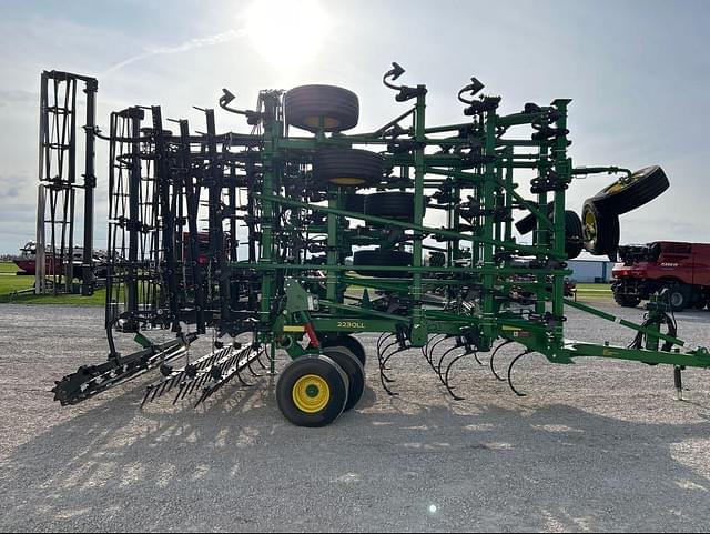 Image of John Deere 2230LL equipment image 1