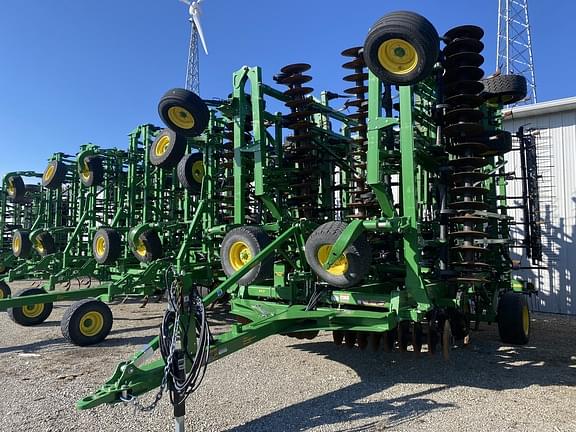 Image of John Deere 2330 equipment image 2