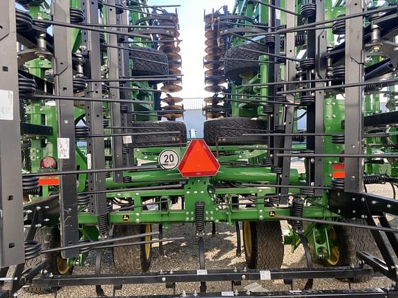 Image of John Deere 2330 equipment image 4