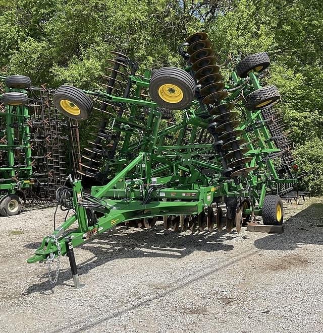 Image of John Deere 2330 equipment image 1