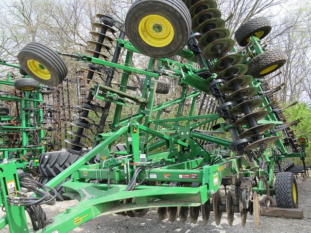 Image of John Deere 2330 equipment image 3