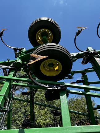 Image of John Deere 2330 equipment image 3