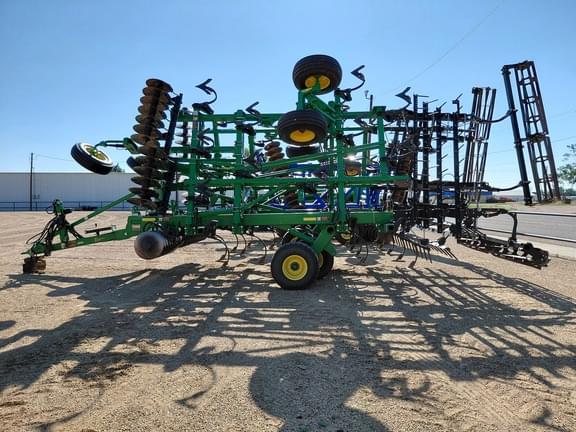 Image of John Deere 2330 equipment image 1