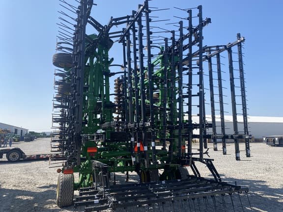 Image of John Deere 2330 equipment image 4