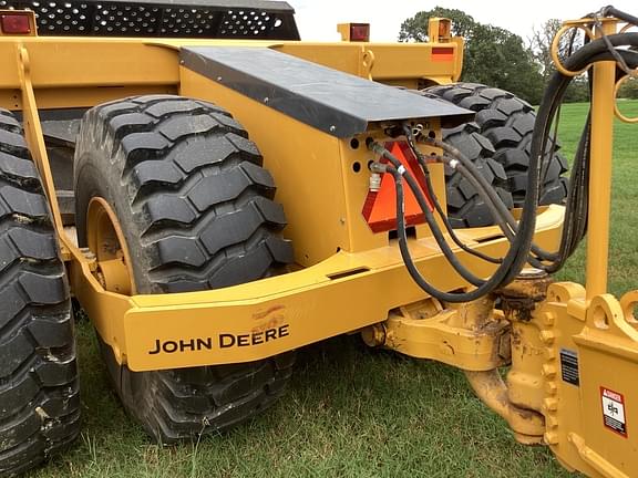 Image of John Deere 2412DE equipment image 4