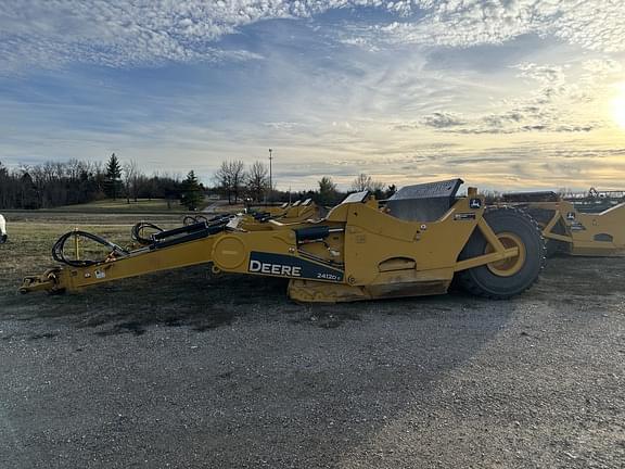 Image of John Deere 2412DE equipment image 1