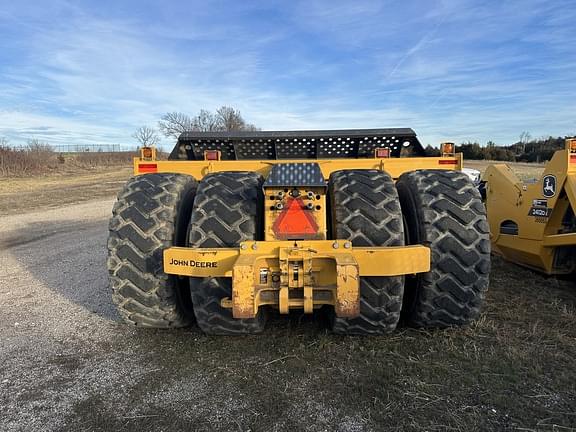 Image of John Deere 2412DE equipment image 4