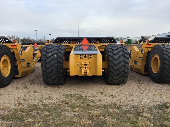 Image of John Deere 2412DE equipment image 3