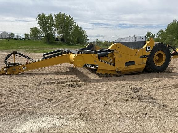 Image of John Deere 2412DE equipment image 3