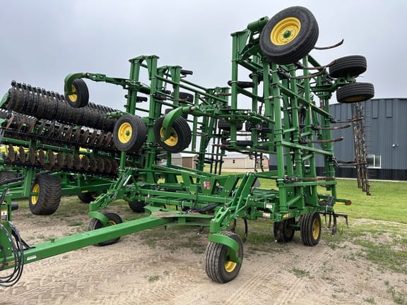 2022 John Deere 2430 Equipment Image0