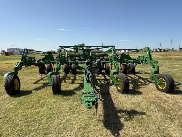 Image of John Deere 2430 equipment image 2