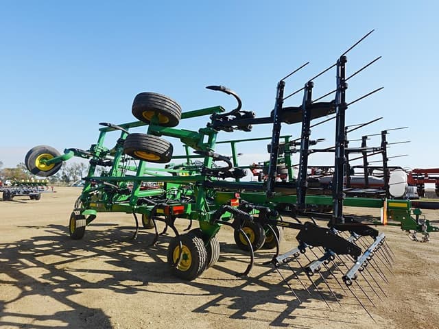 Image of John Deere 2430 equipment image 3