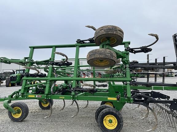 Image of John Deere 2430 equipment image 1