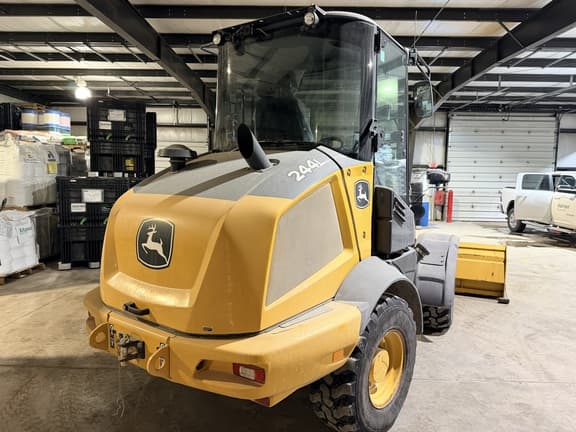 Image of John Deere 244L equipment image 4