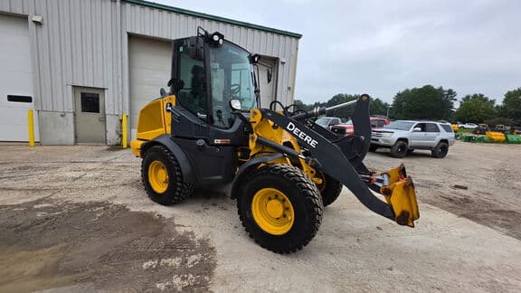Image of John Deere 244L equipment image 3