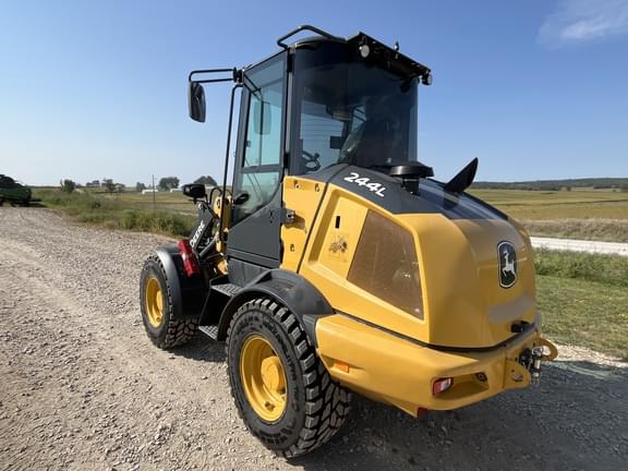 Image of John Deere 244L equipment image 3