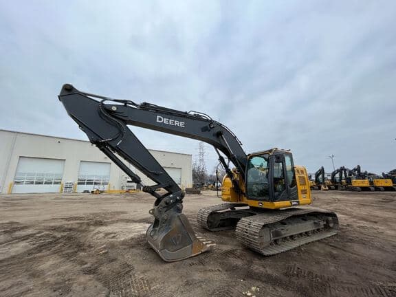 Image of John Deere 245G Primary image