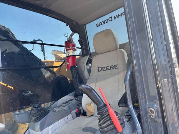 Image of John Deere 245G equipment image 4
